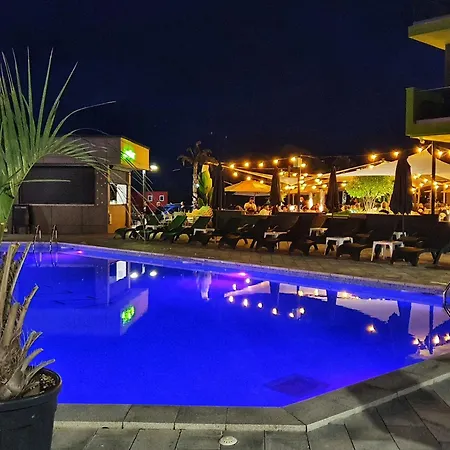 Azur Queen Studio - Pool & Spa Beach Apartment Navodari