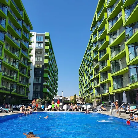 Azur Queen Studio - Pool & Spa Beach Apartment