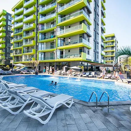 Azur Queen Studio - Pool & Spa Beach Apartment