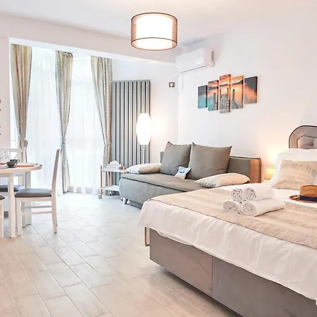 Azur Queen Studio - Pool & Spa Beach Apartment *